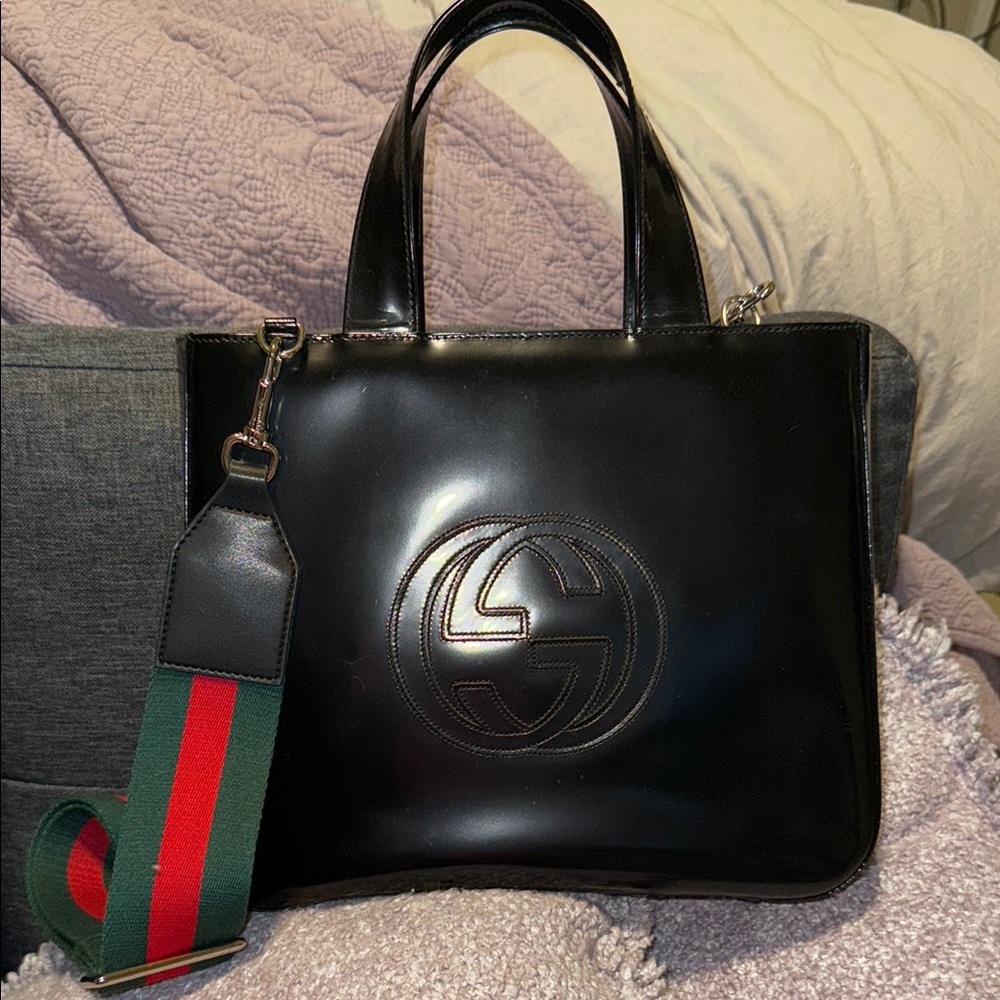 🎄GUCCI Black Tote Bag with Green and Red Strap - Picture 1 of 11